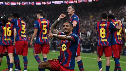 Siêu sao của Siêu Cúp không ai khác ngoài Raphinha